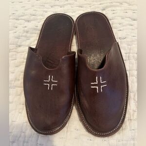 WP Standard Mr. Grumpy Leather Slippers Men’s Small (Size 7-8)